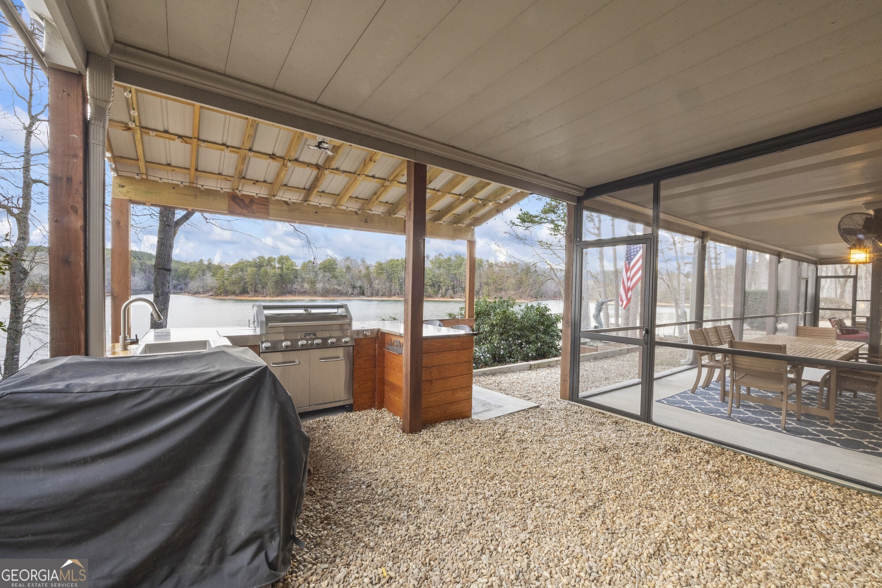 Toccoa, Georgia 30577, United States, 4 Bedrooms Bedrooms, ,4 BathroomsBathrooms,Residential,Pending,4116