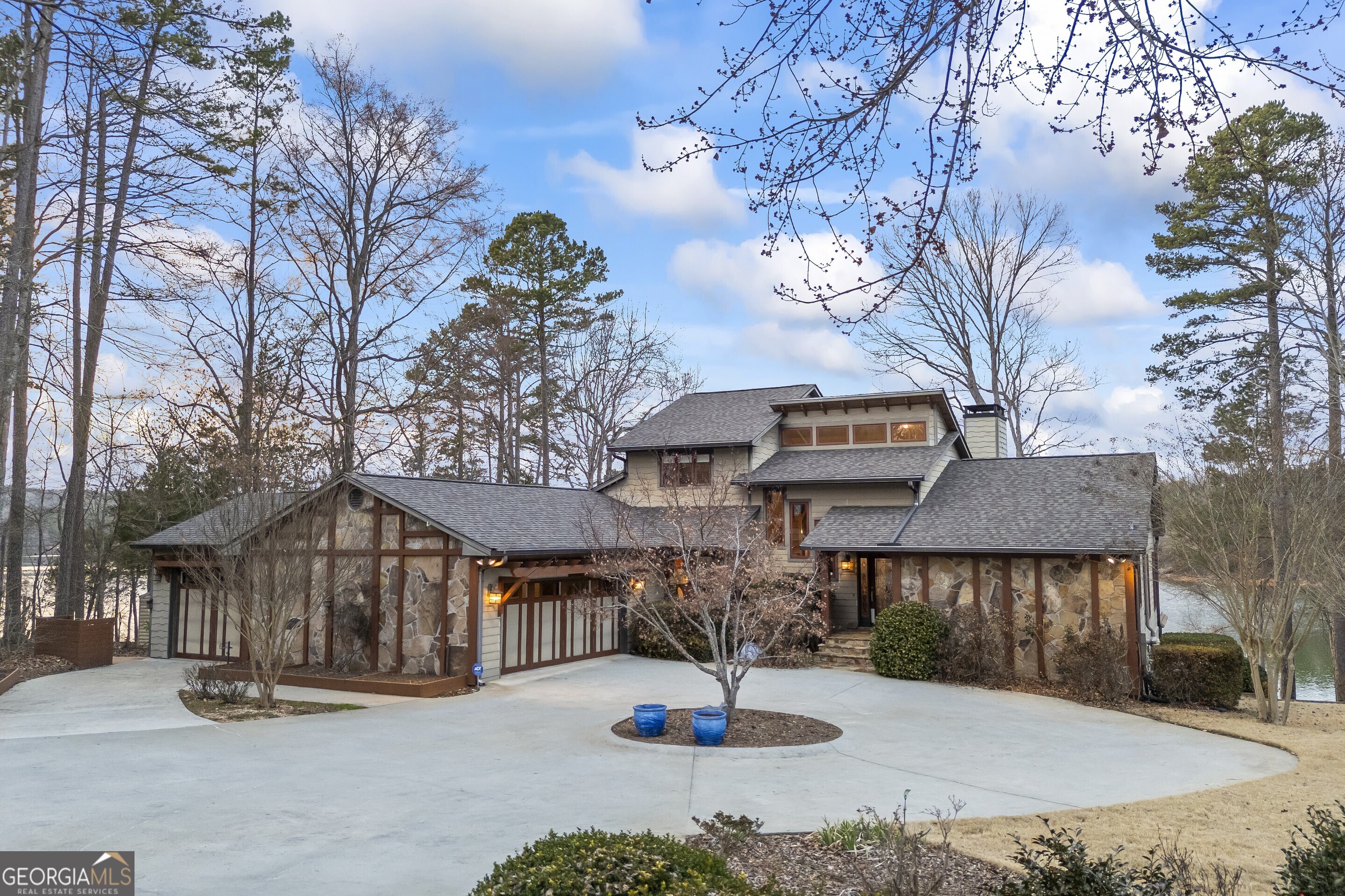 Toccoa, Georgia 30577, United States, 4 Bedrooms Bedrooms, ,4 BathroomsBathrooms,Residential,Pending,4116