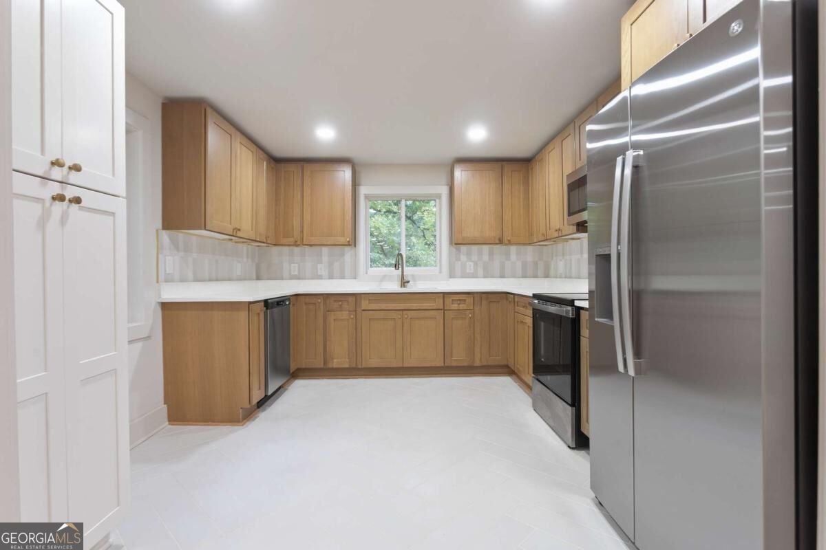 2363 Englewood DR