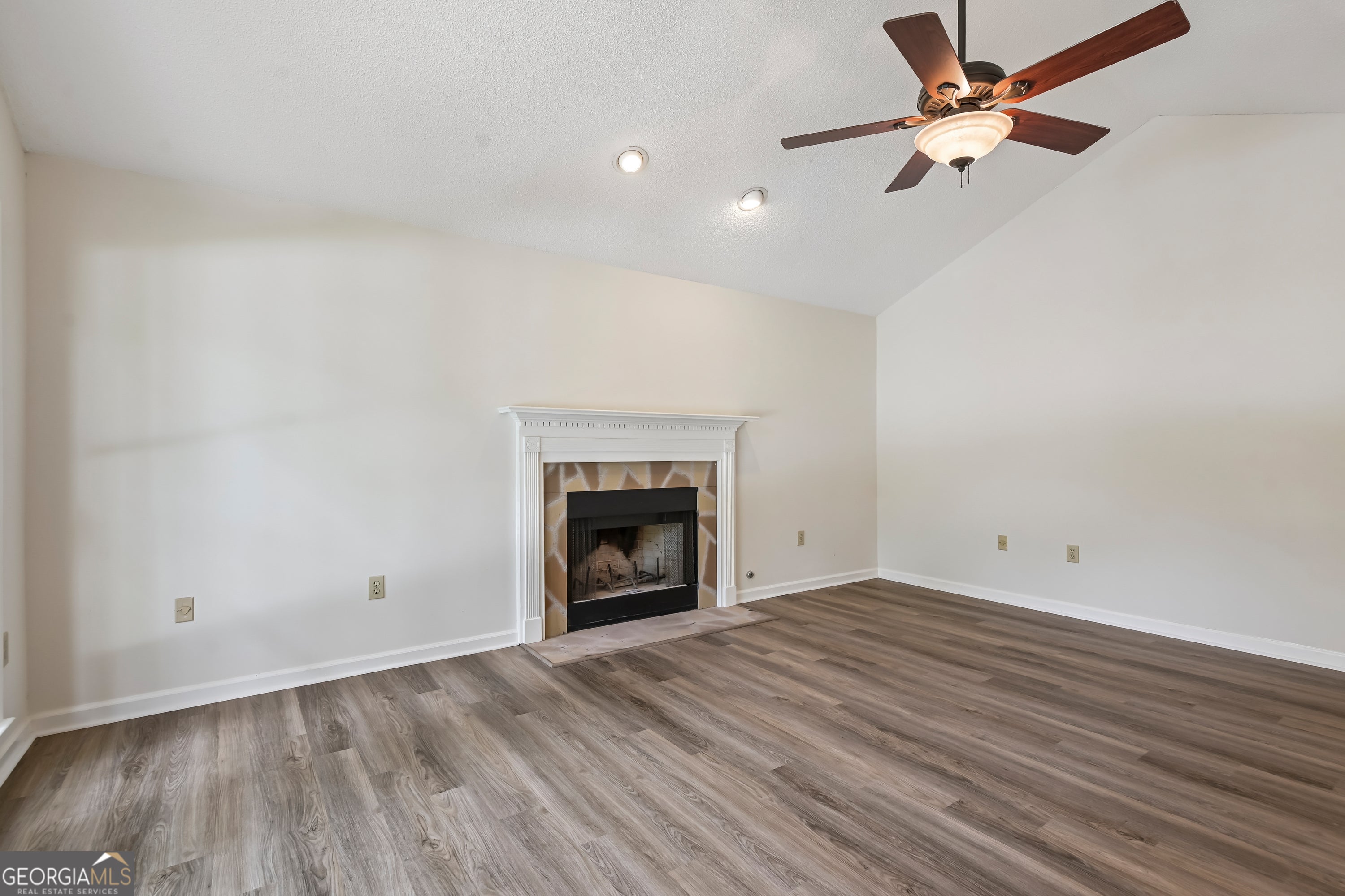18 Misty Ridge PL