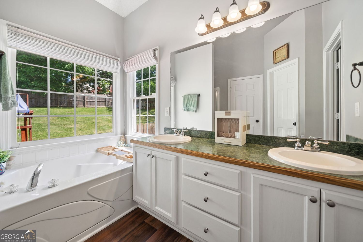 NORTH HAMPTON - Residential