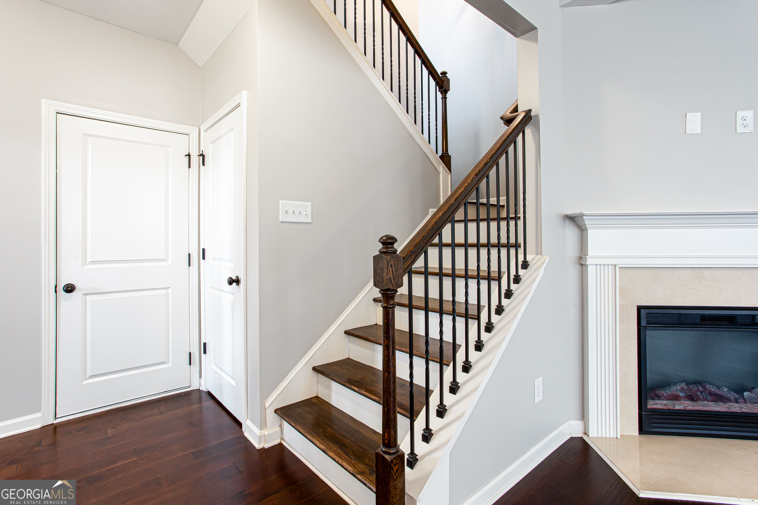 2828 Ellis Pointe AVE