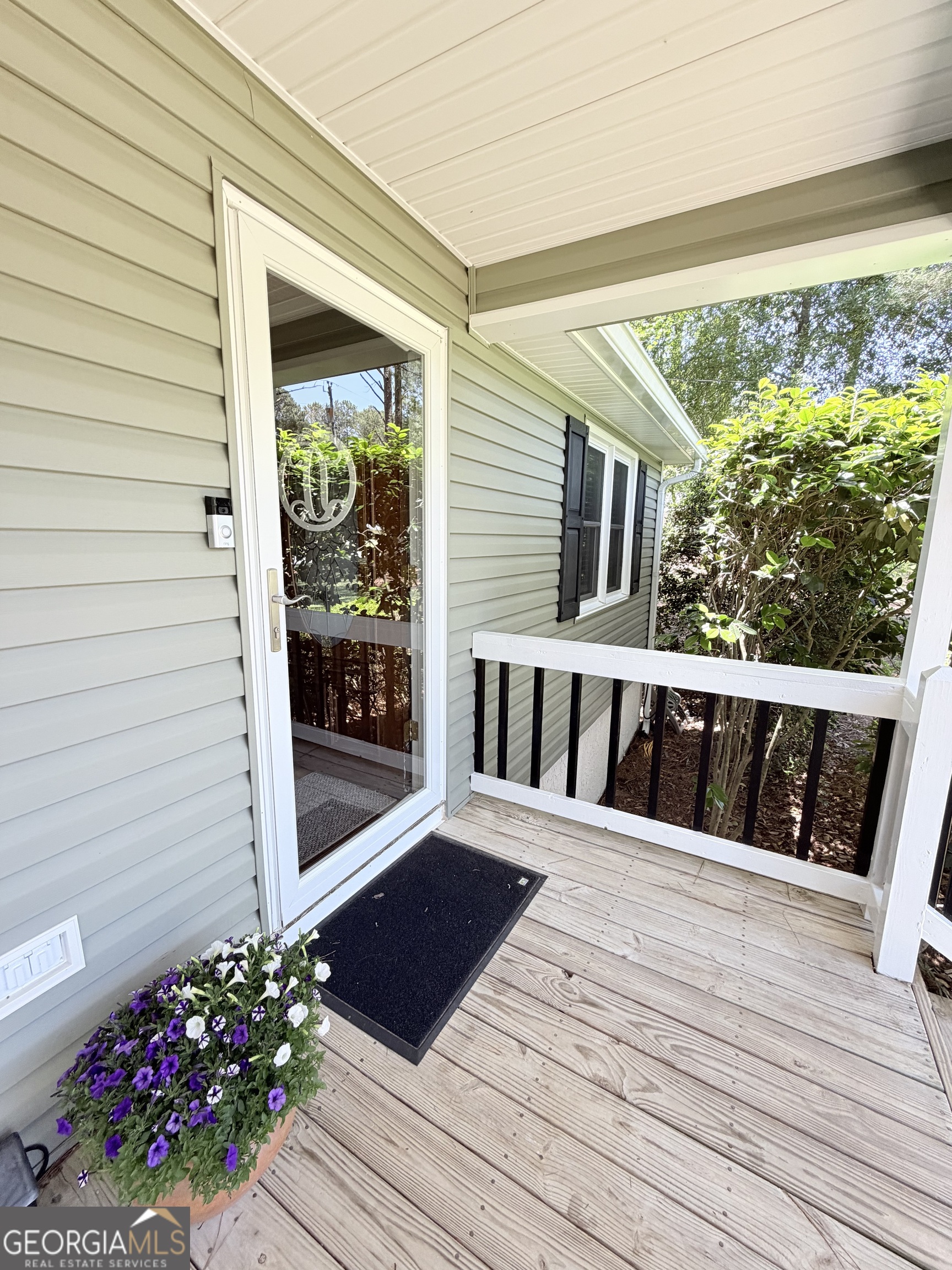15 Briarwood LN