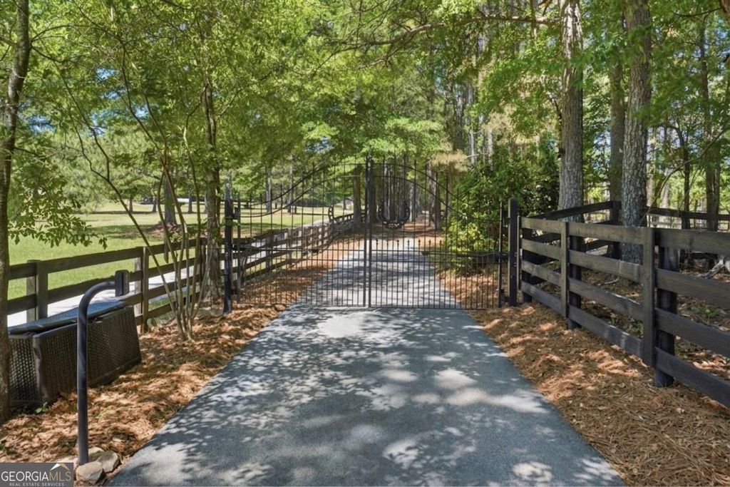 Photo of 4 J Smith Road, Newnan, GA 30263 (MLS # 10765949)