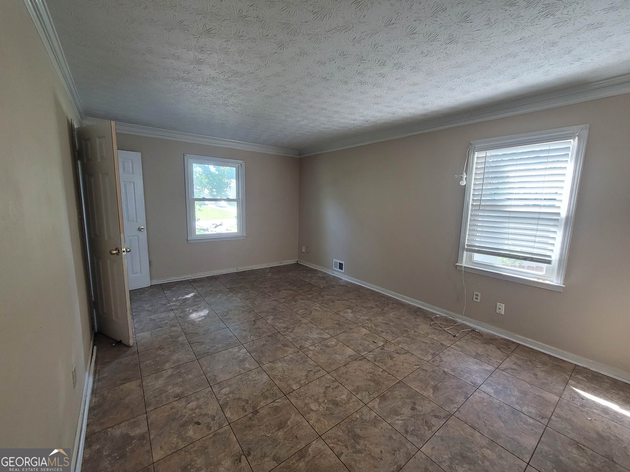 538 Cole DR SW