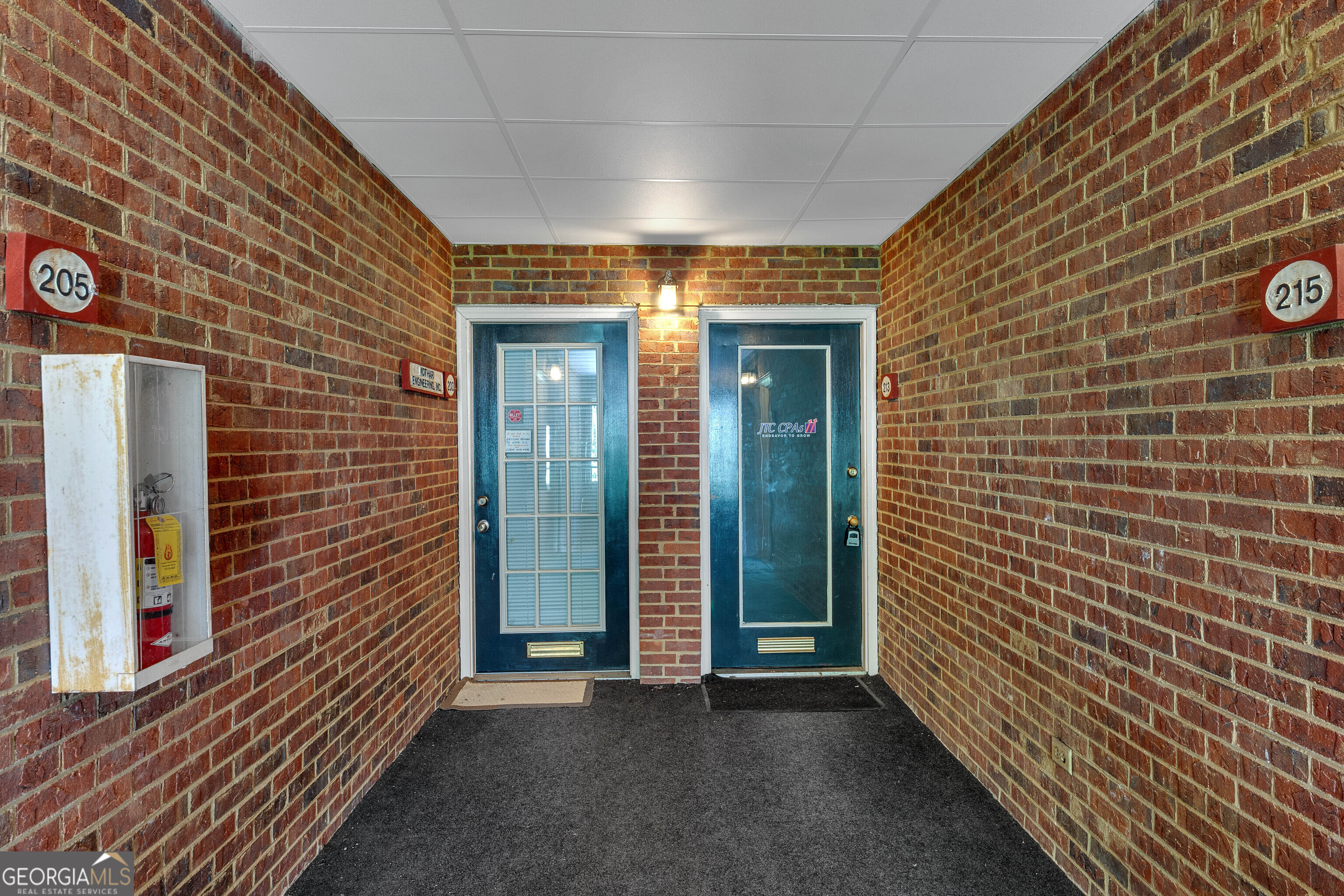 425 E Crossville Road 213