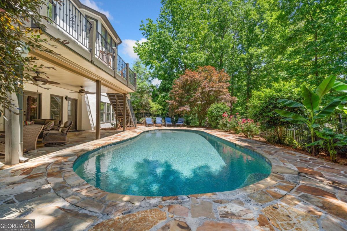 414 Dogwood WAY