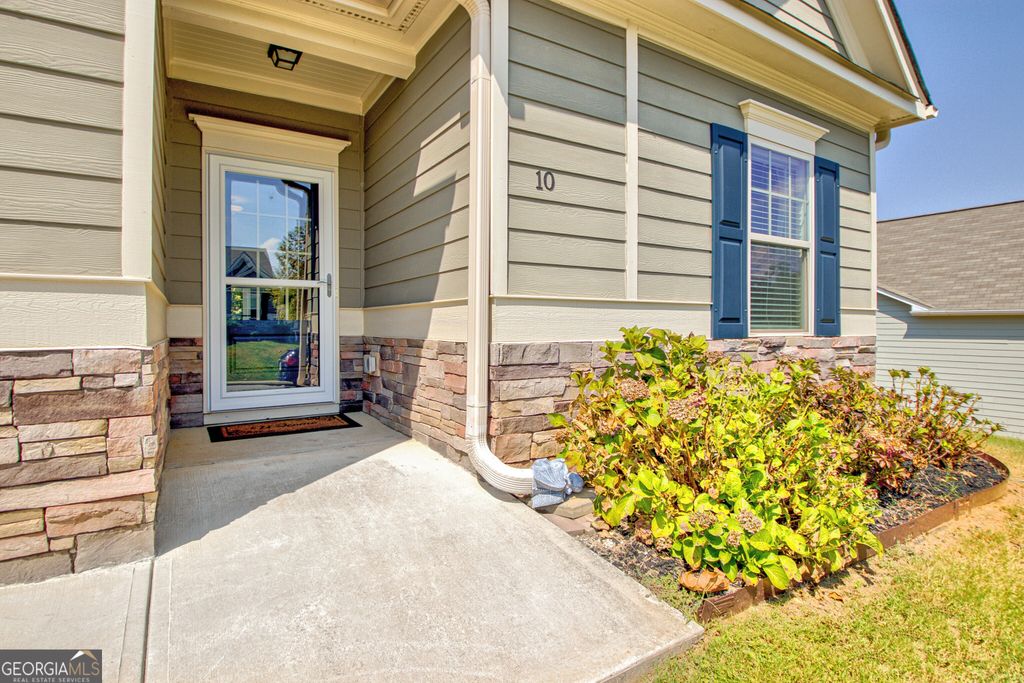 Photo of 10 Vintage Avenue, Newnan, GA 30265 (MLS # 10657594)