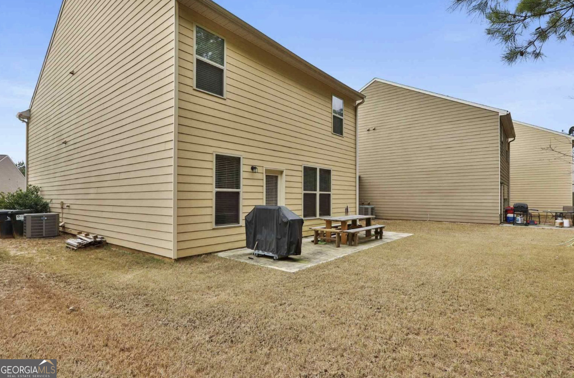 Newnan, Georgia 30265, United States, 4 Bedrooms Bedrooms, ,3 BathroomsBathrooms,Residential,Active,89836