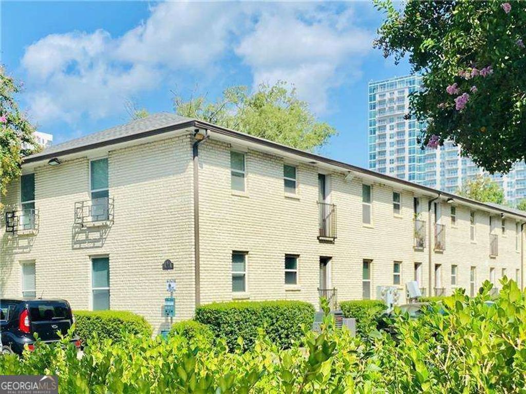 Photo of 48 Peachtree Avenue NE #213, Atlanta, GA 30305 (MLS # 10717782)