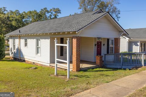 A home in Thomaston