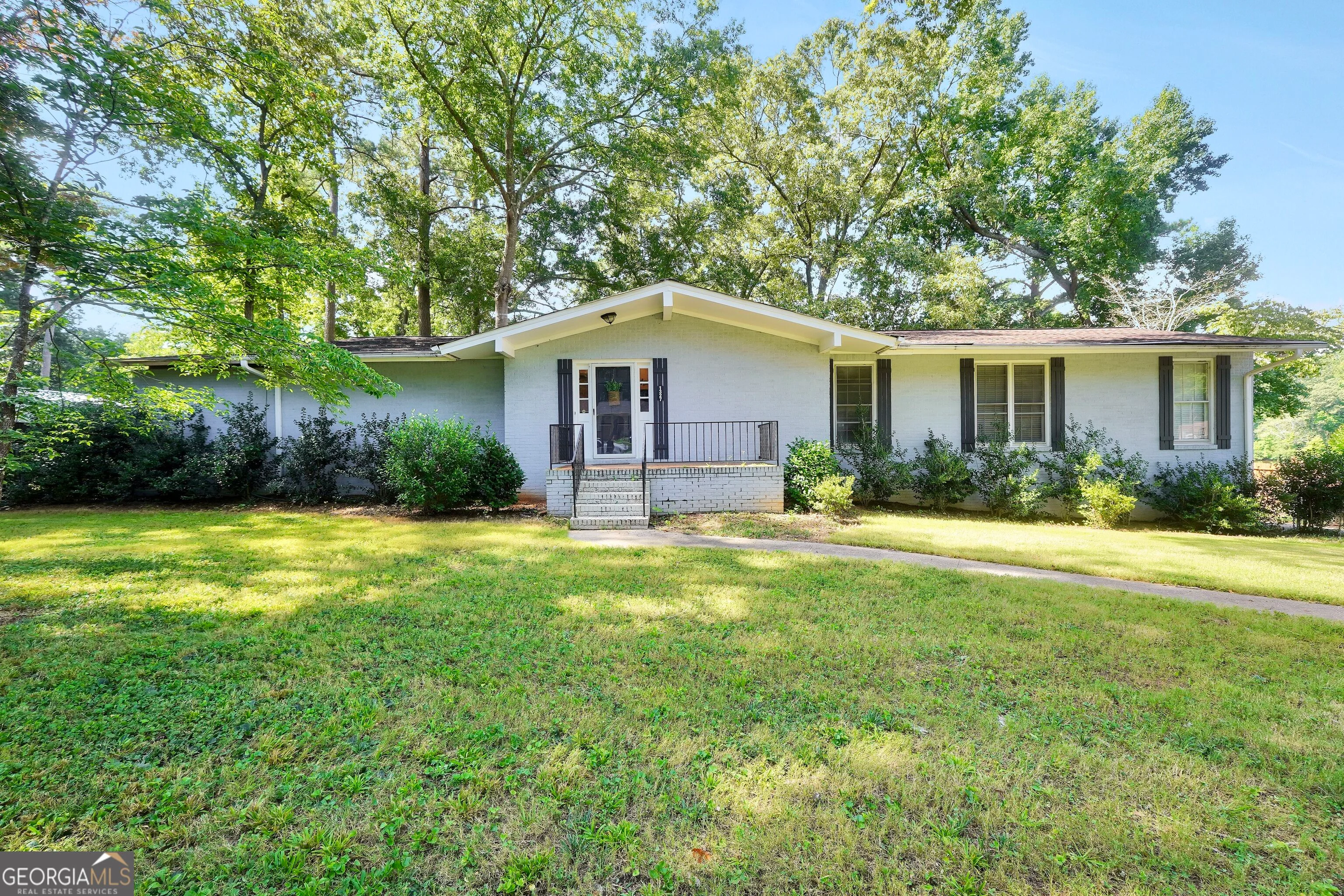1327 Lakeshore Drive