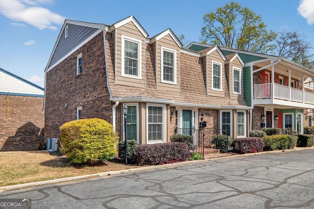 Photo of 2264 Brianwood Court, Decatur, GA 30033 (MLS # 10715033)