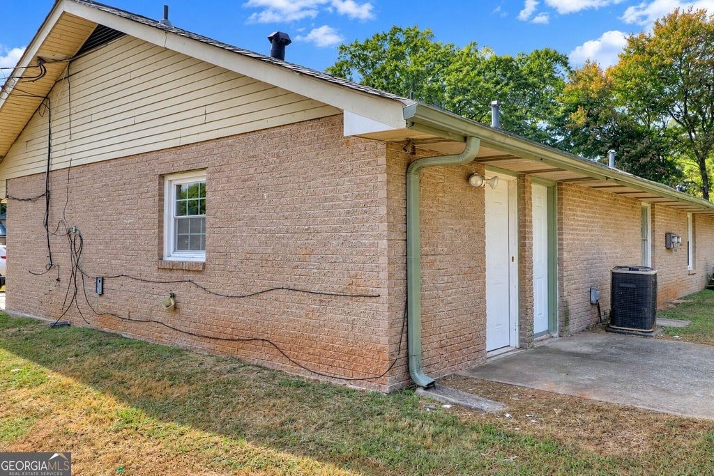 Photo of 5825 Singleton Road #B, Norcross, GA 30093 (MLS # 10880249)