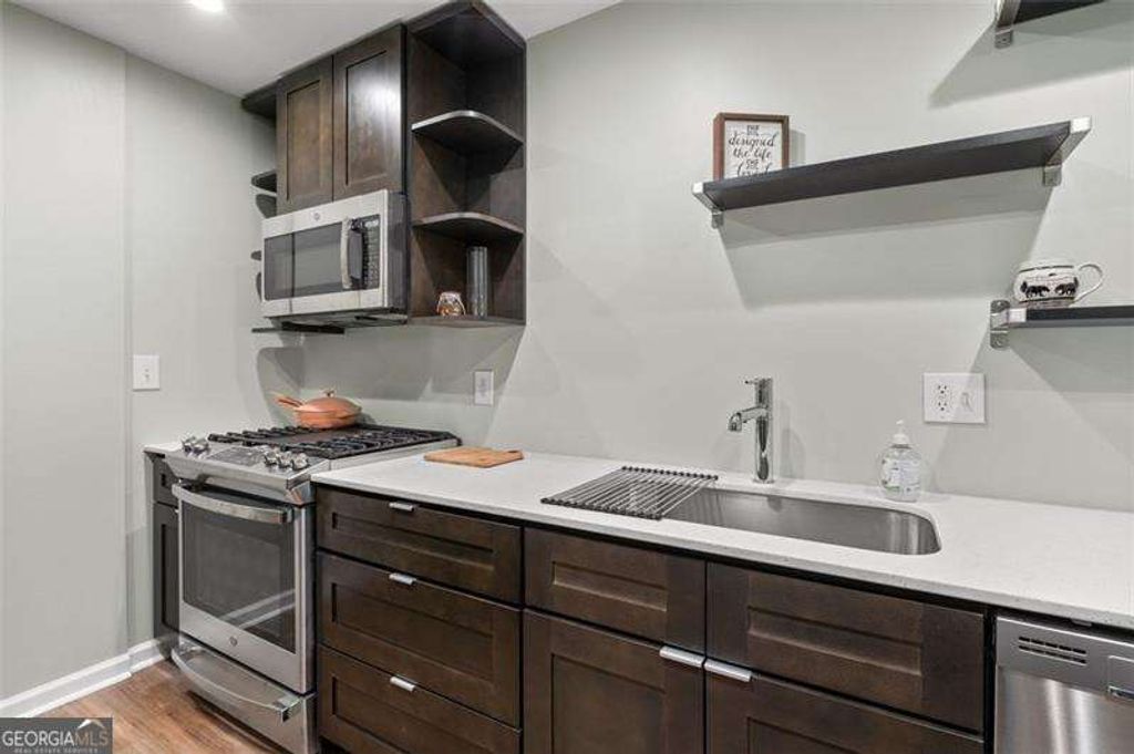 Photo of 6851 Roswell Road #H18, Atlanta, GA 30328 (MLS # 10742010)