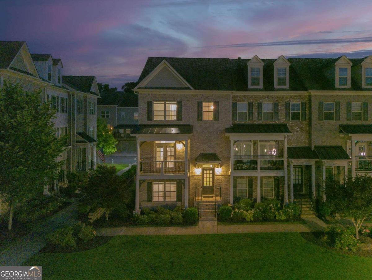 Photo 3 of 48 of 2201 Fullers ALY townhome