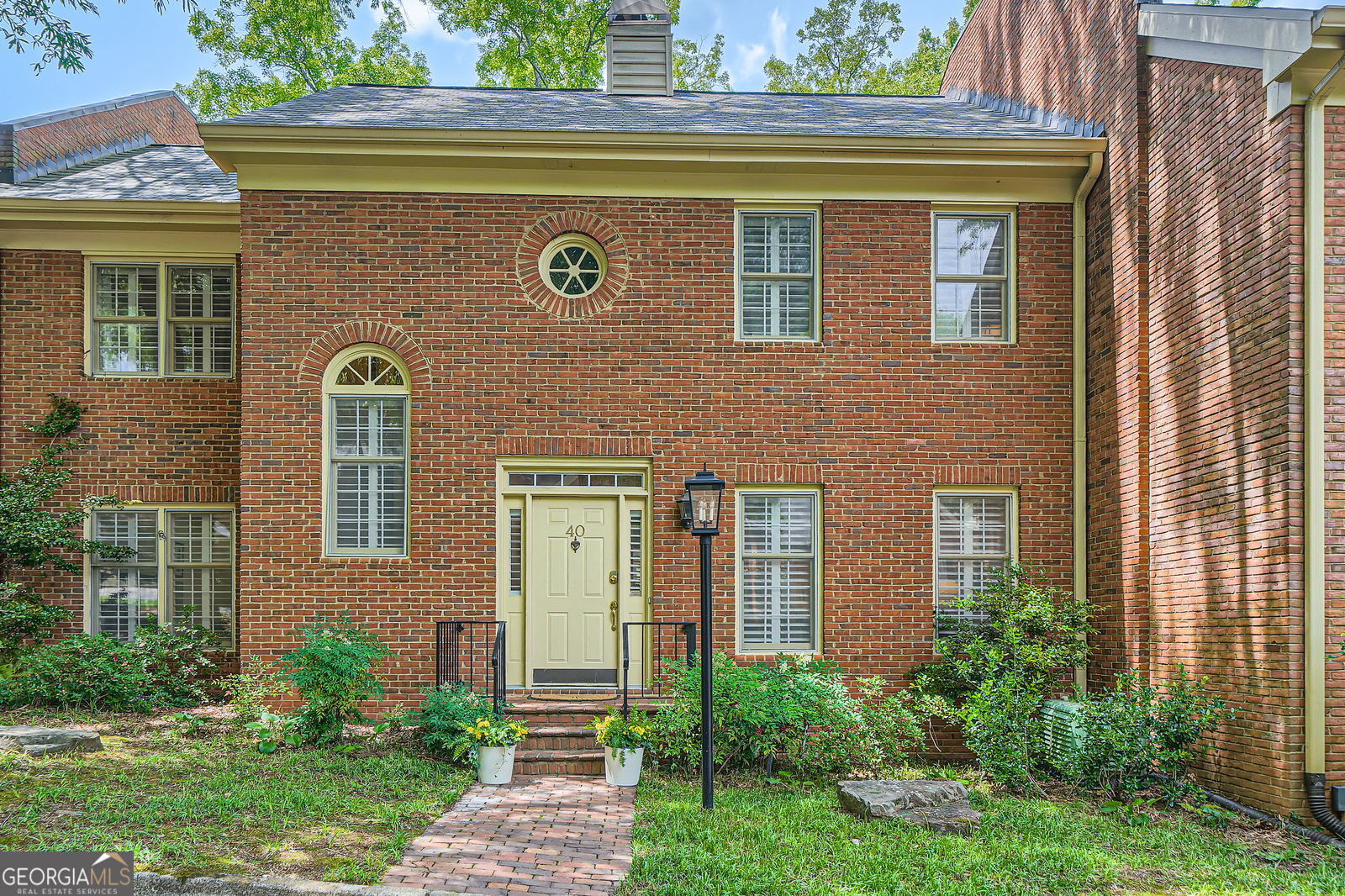 40 IVY CHASE NE