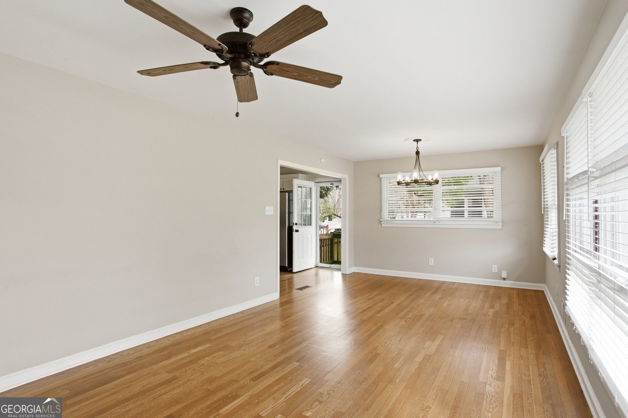 305 Brookwood DR SW