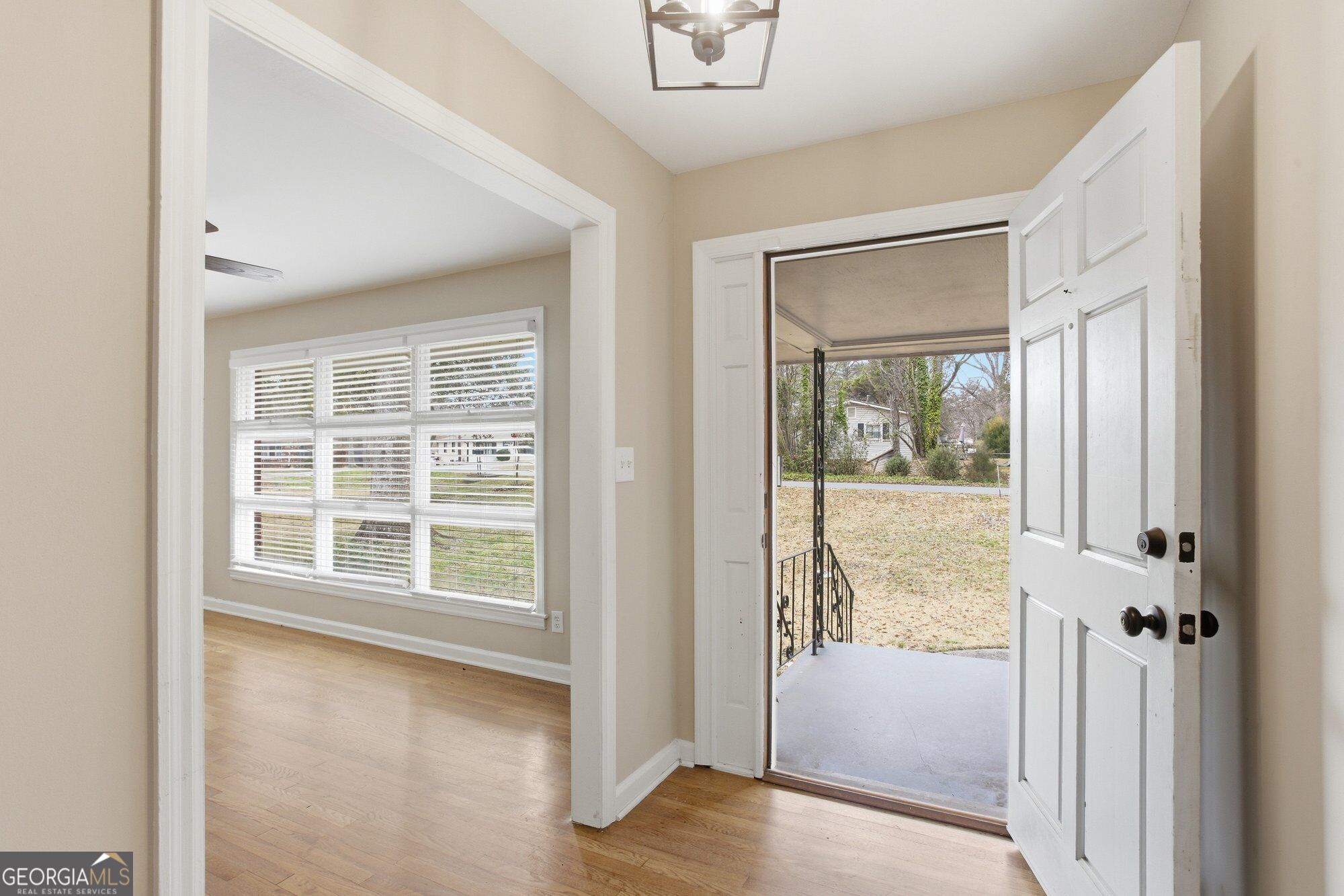 305 Brookwood DR SW