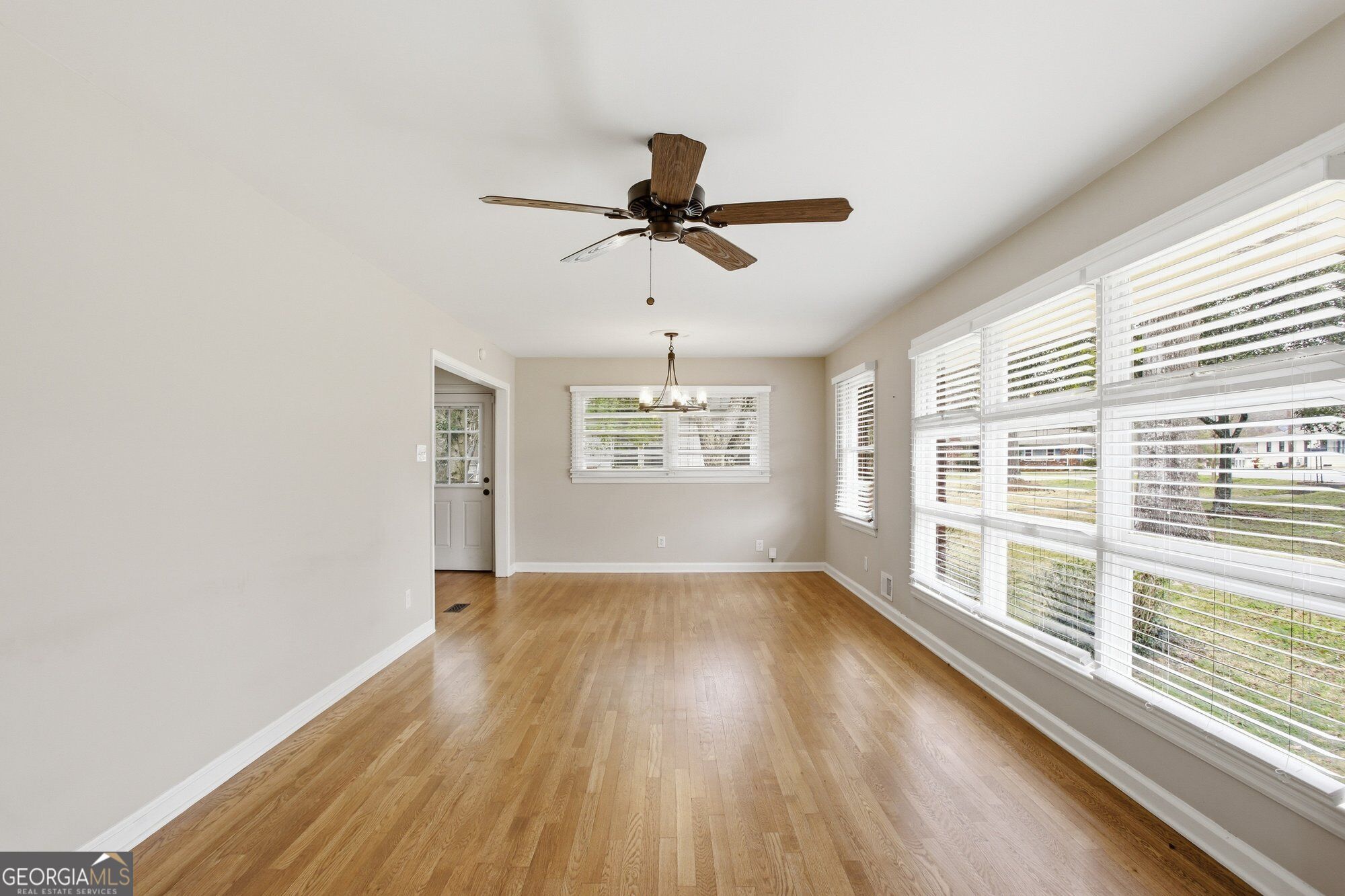 305 Brookwood DR SW