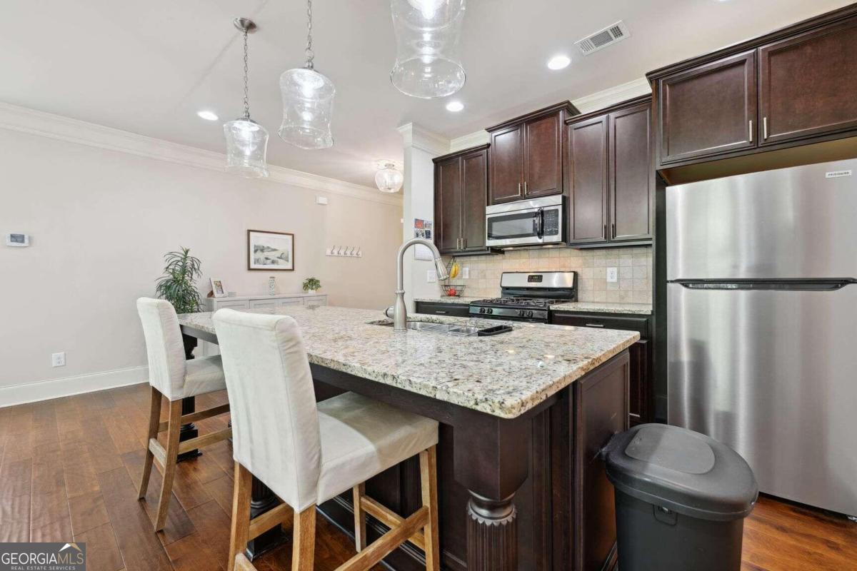 Oaks On Jordan - Residential