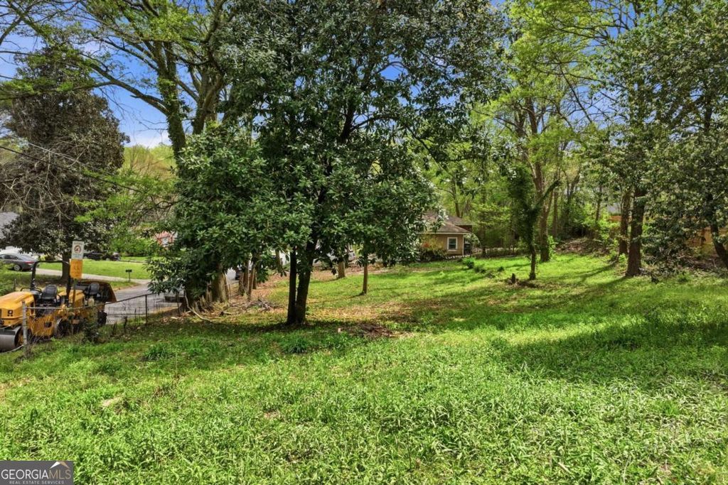 Photo of 263 W Lake Avenue NW, Atlanta, GA 30314 (MLS # 10721748)