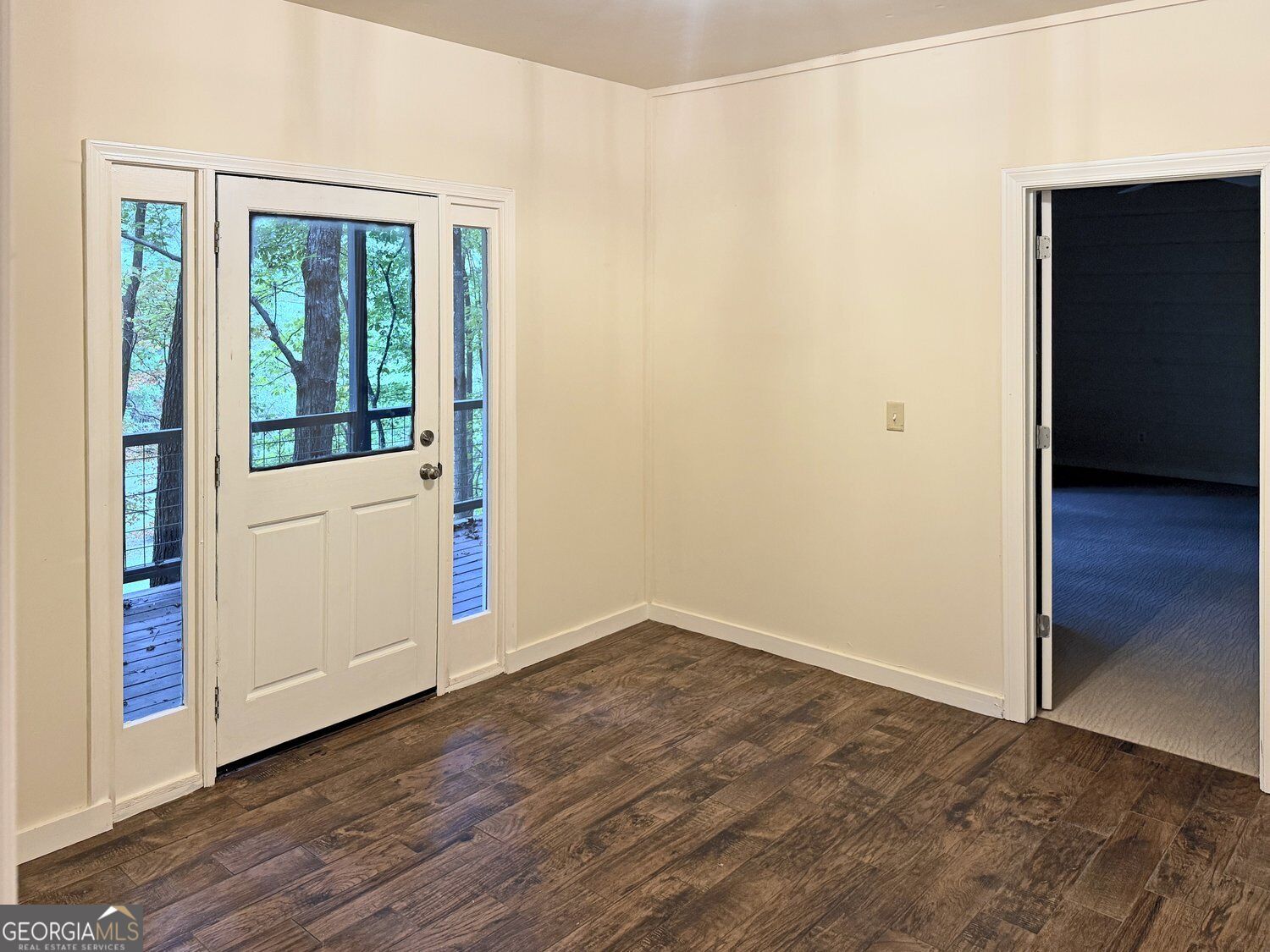 1227 Cherokee CIR