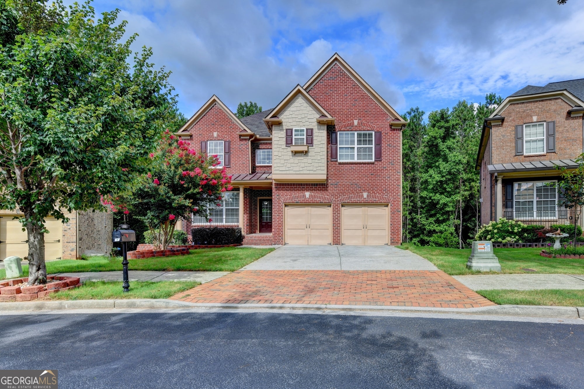 2511 Royston DR