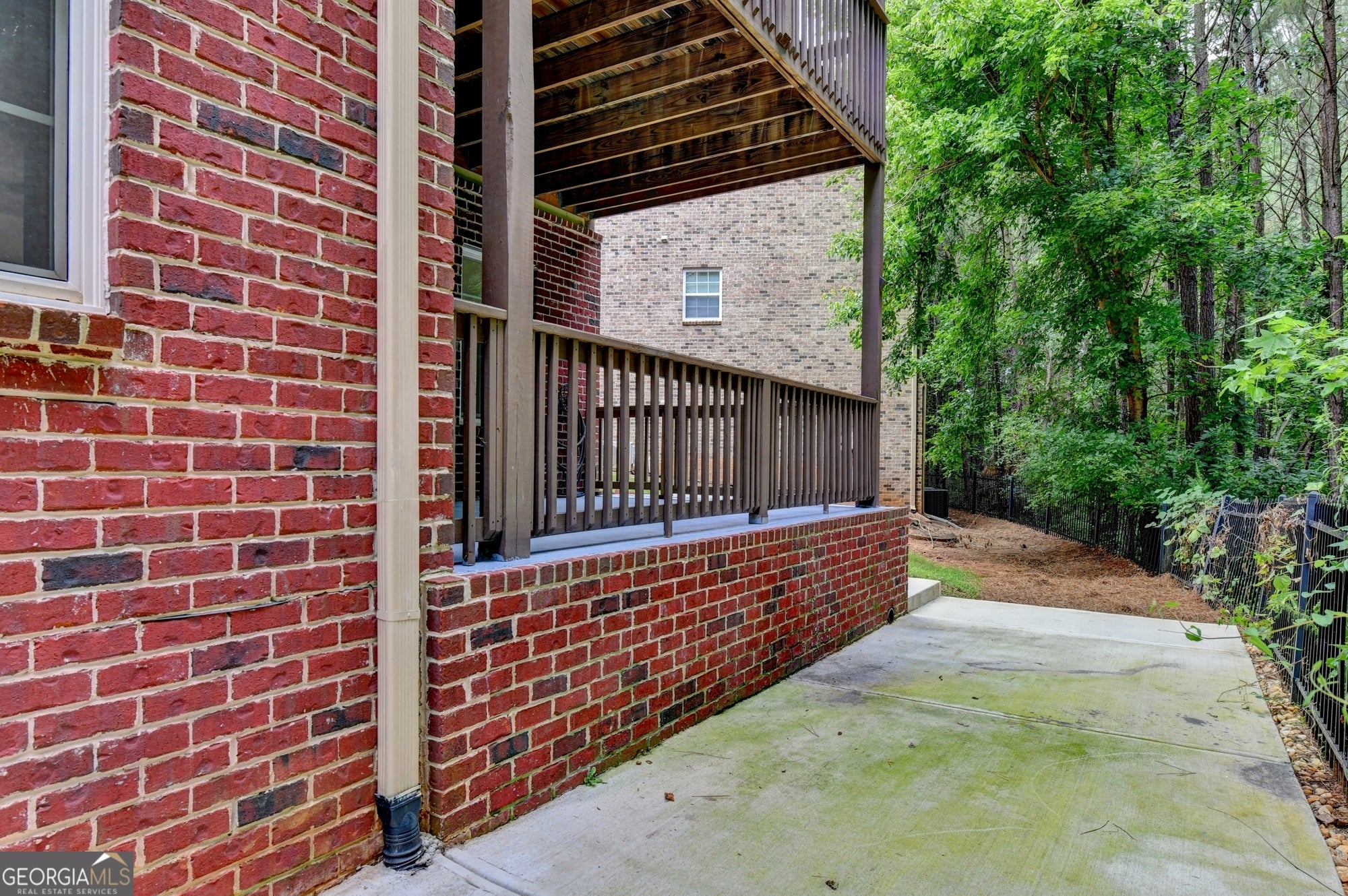 2511 Royston DR