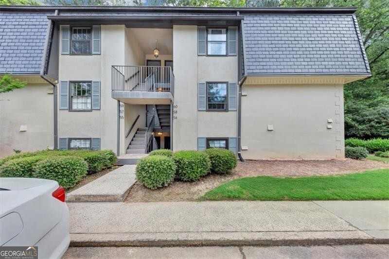 Amazing opportunity to renovate and customize this one-bedroom, one-bath mid-level condominium in popular Cross Creek - a Gated swim/tennis/golf community in the heart of Buckhead! This unit is in original condition and ready for a full renovation to make it your own. Ideally situated on a flat street near the front of the complex with ample parking. Cross Creek offers an 18-hole par-3 golf course with pro shop, three swimming pools, tennis courts, Pickleball, a fitness center, and an on-site restaurant and bar - truly resort-style living in the city! Unbeatable central location close to I-75, I-85, and GA-400, just 15 minutes to the airport, near top-rated Morris Brandon Elementary, five Publix locations within two miles, plus premier restaurants, shops, and everything Buckhead has to offer. Bring your vision and seize this chance to live in one of Buckhead's most desirable gated communities!
