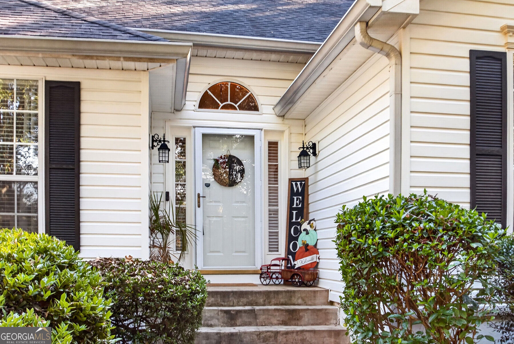 27 Hickory LN