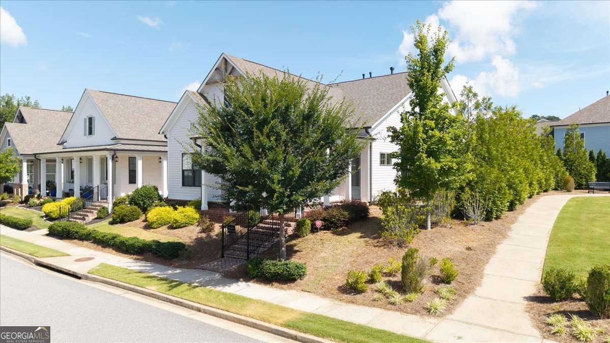 302 MCDANIEL PL