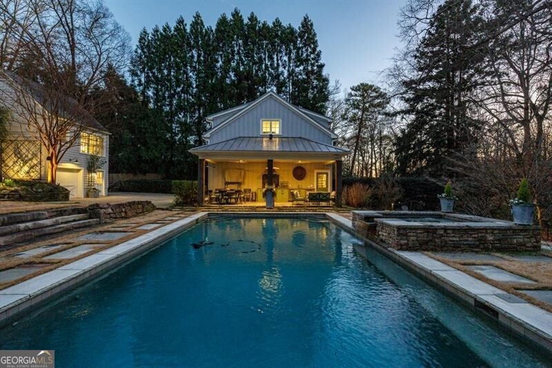 2966 Howell Mill RD NW