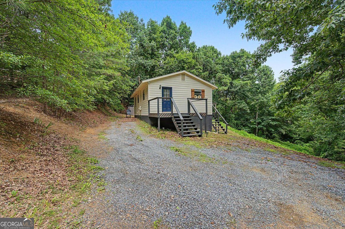 211 John White RD NW