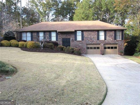 Photo of 1611 Northwoods Drive, Marietta, GA 30066 (MLS # 10644984)