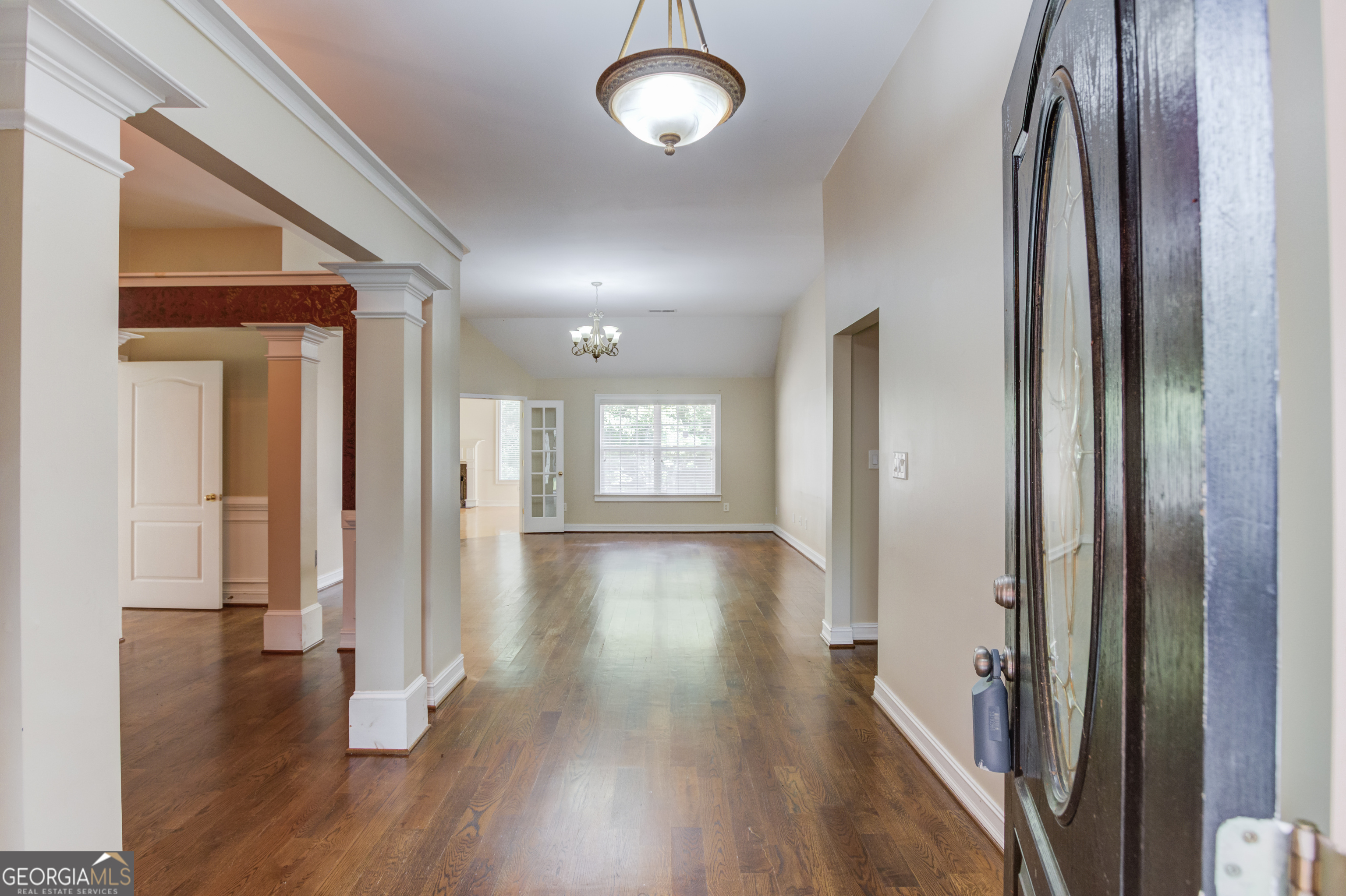 805 RIVER VALLEY DR
