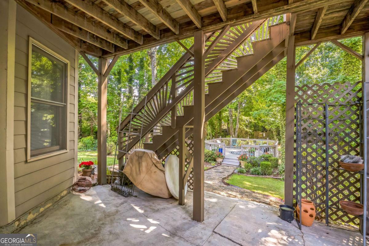 840 Milton Oaks DR