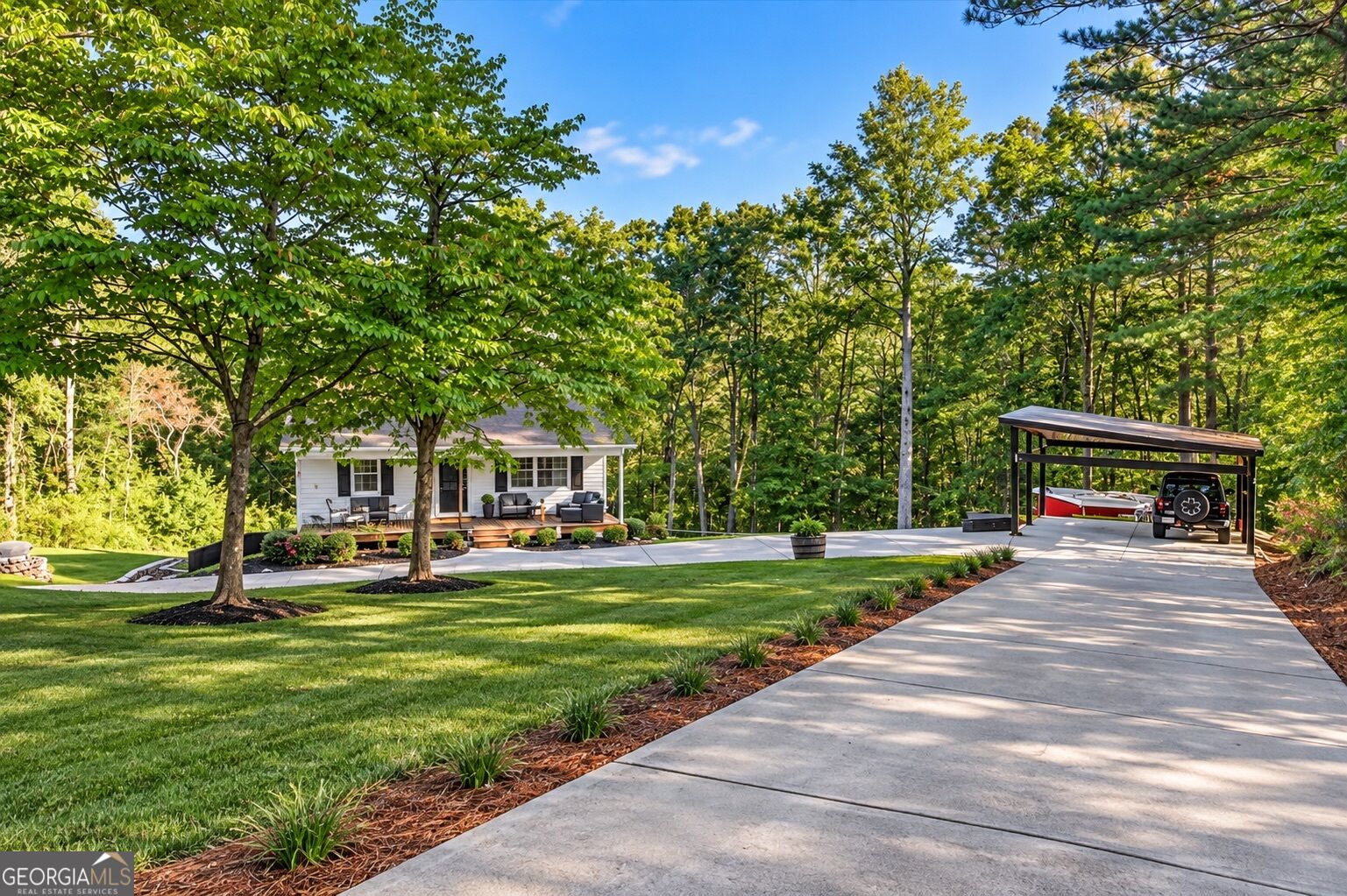 1015 Shamrock LN