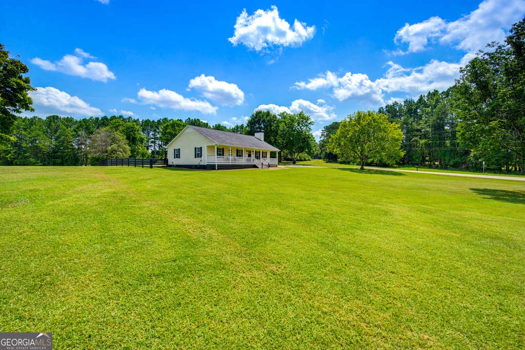 Photo of 15 Davis Road, Jefferson, GA 30549 (MLS # 10833946)