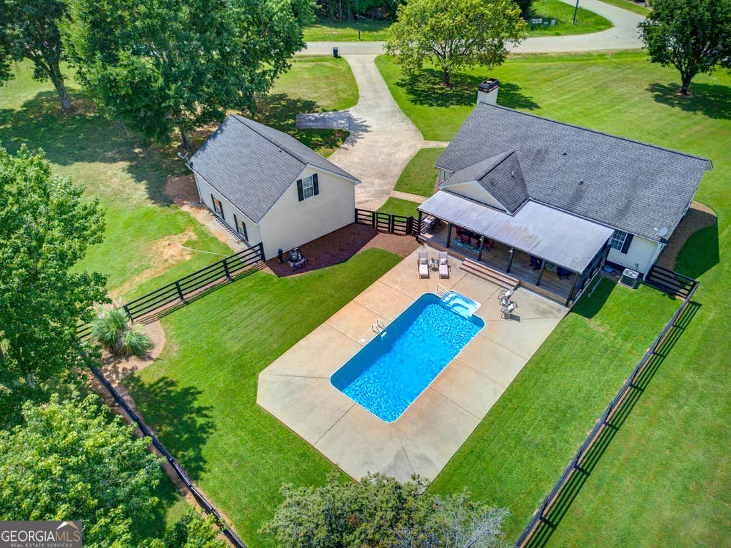 Photo of 15 Davis Road, Jefferson, GA 30549 (MLS # 10833946)