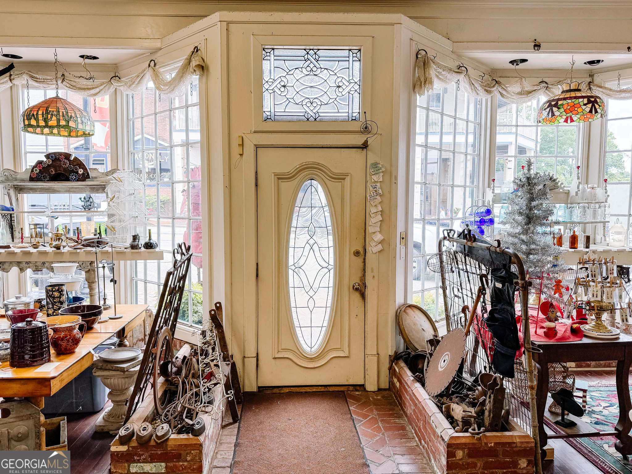 304 E Main St