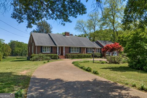 9834 Lavonia RD Carnesville GA 30521