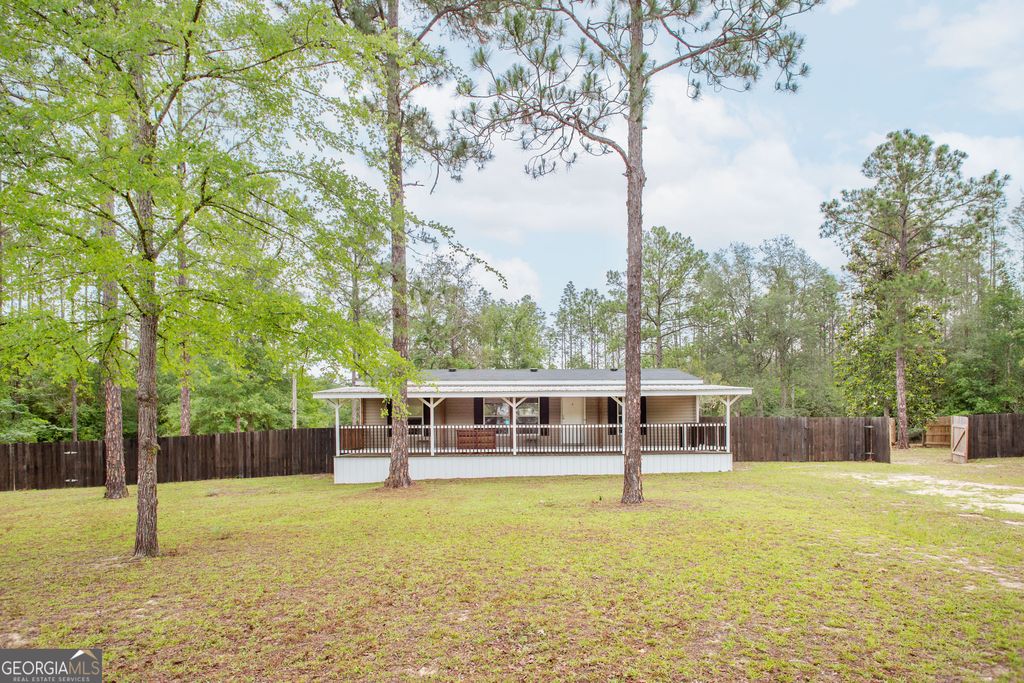 Photo of 830 Satilla Circle, Blackshear, GA 31516 (MLS # 10779023)