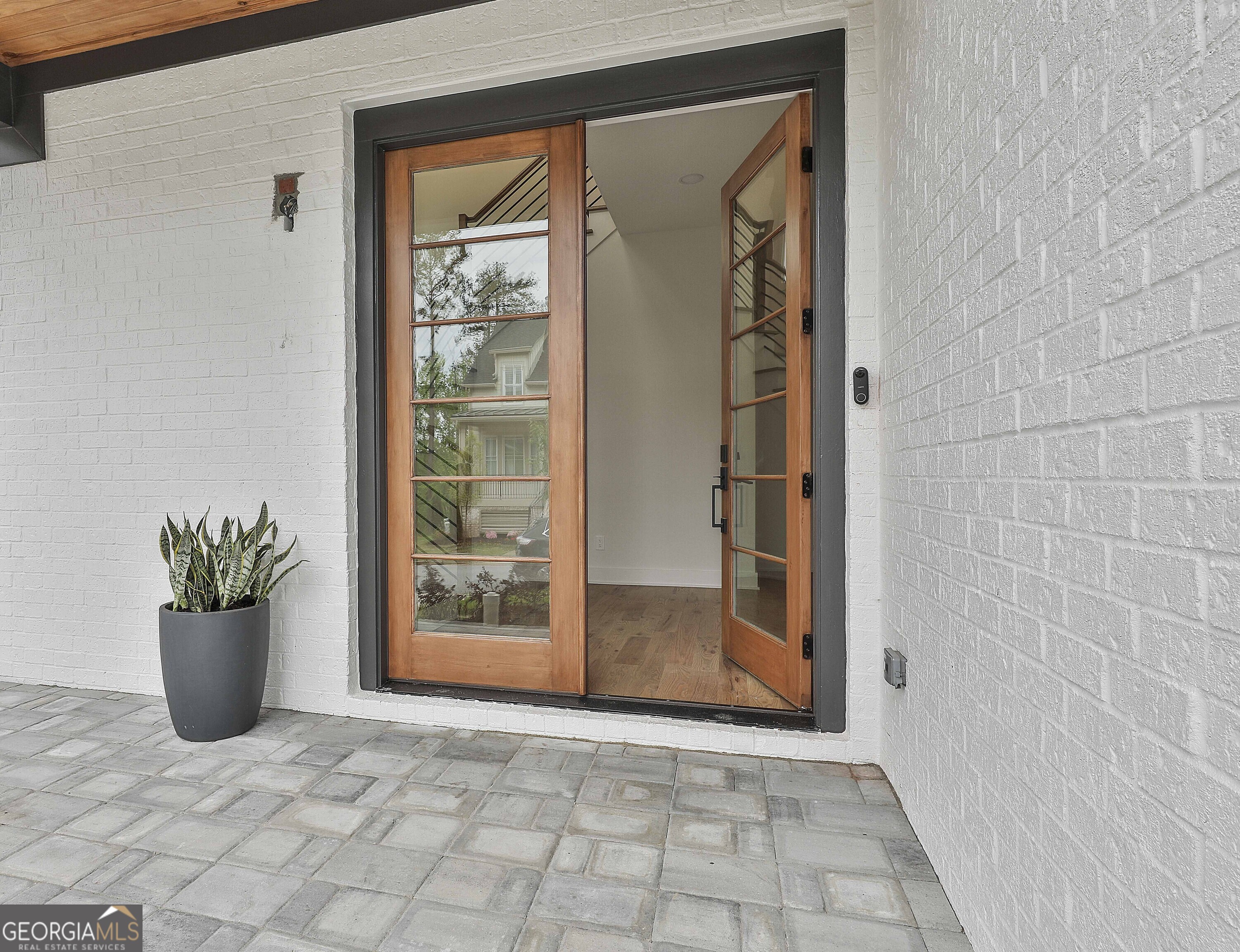 1240 Hayes SQ