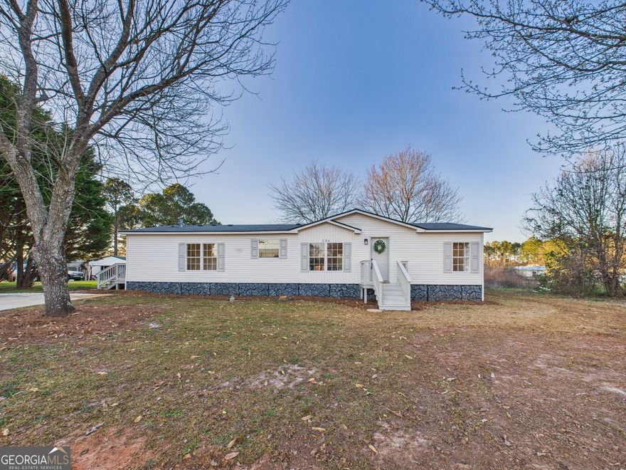 Discover the perfect blend of comfort and convenience in this beautiful home, located in the heart of Byron, just minutes from shopping, dining, and easy interstate access. Nestled in Houston County, this move-in-ready gem boasts beautiful touches throughout.      Step inside to a spacious, open-concept living area that flows seamlessly into the breathtaking kitchen, featuring ample counter space, an island with a breakfast bar, and a clear view of the inviting living room-perfect for entertaining. Enjoy the large master suite, complete with a luxurious bath featuring a soaking tub for ultimate relaxation.      Take in the outdoor living space which includes a fenced-in backyard, offering privacy and space for gatherings, pets, or gardening. Don't miss your chance to own this beautifully designed home in a prime location-schedule your showing today!