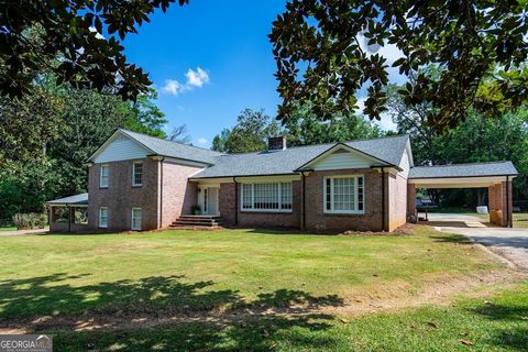 A home in Wadley