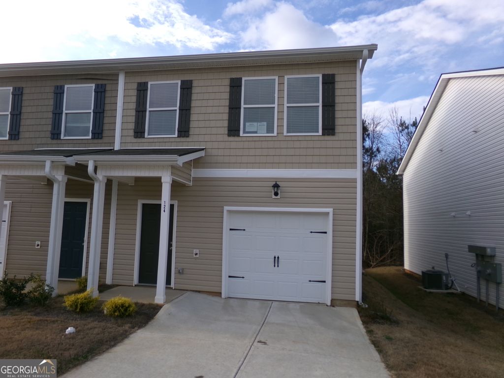 Photo of 124 Pin Oak Trail NW #97, Milledgeville, GA 31061 (MLS # 10690866)