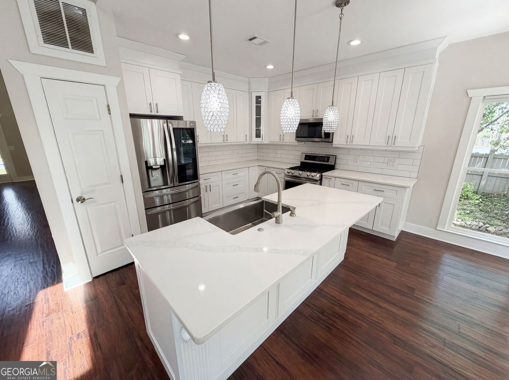 Photo of 4000 Amberley Lane, Marietta, GA 30062 (MLS # 10721870)