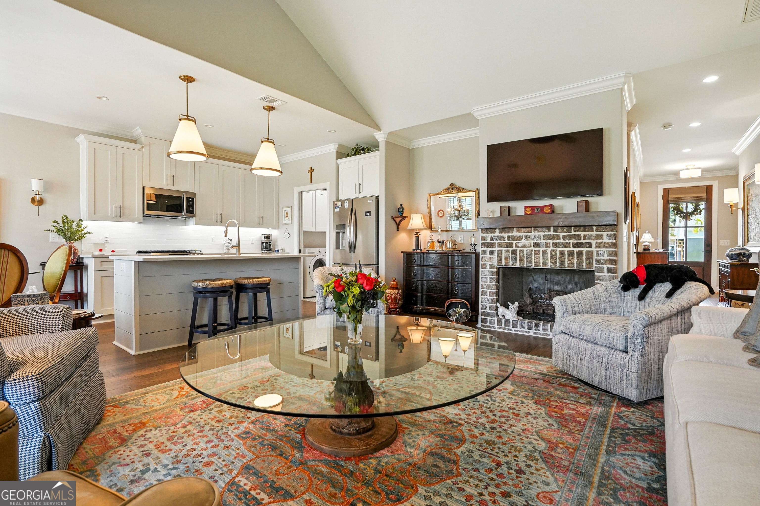 1005 Conservation LN