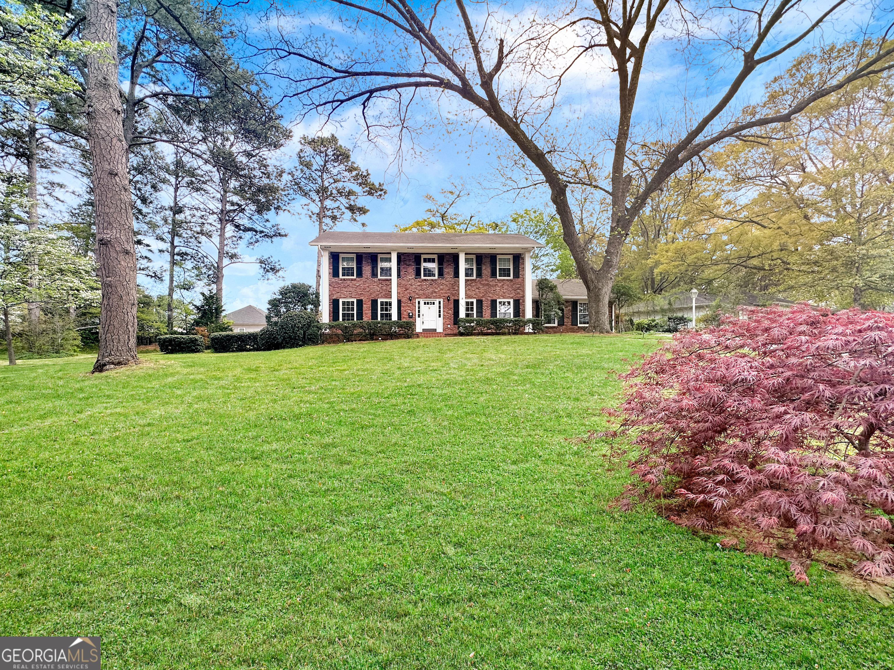 2484 POWERS FERRY DR SE